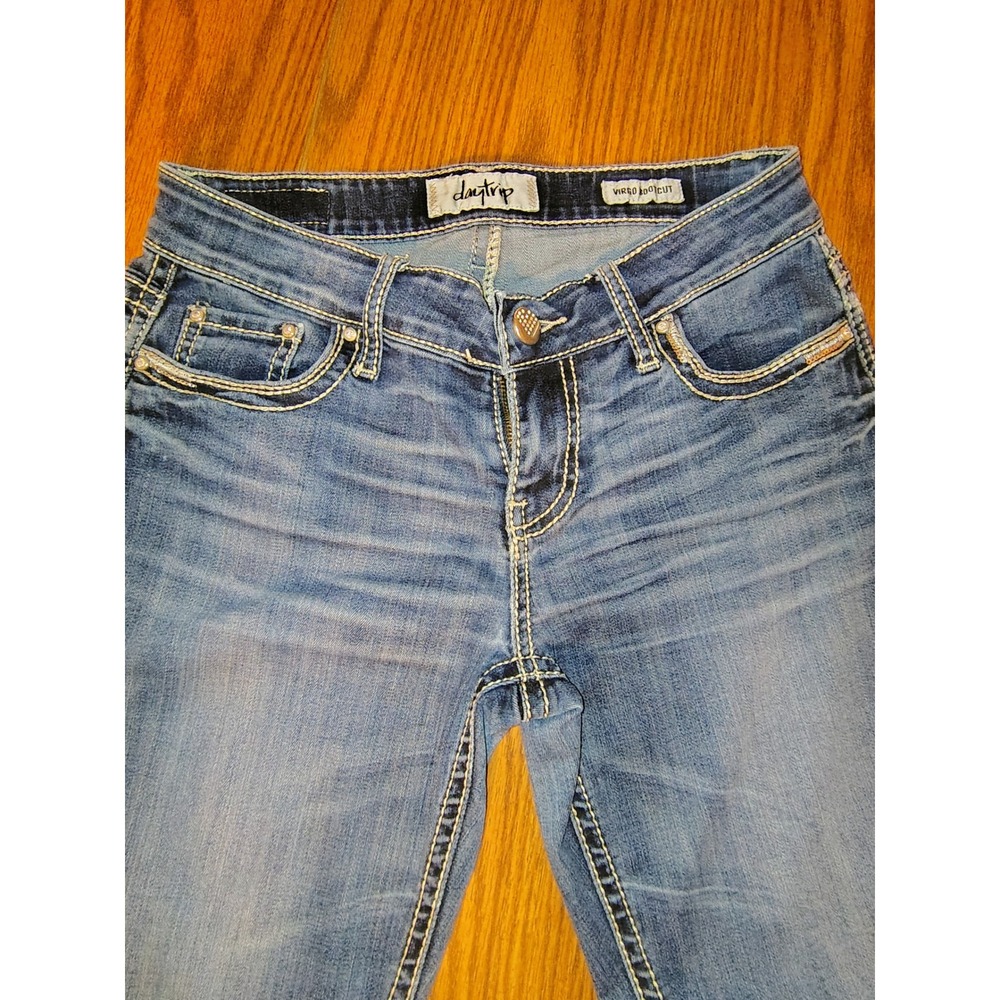 Daytrip Virgo Bootcut Jeans Womens 26R Medium Wash Rhinestone DBK3707 Blue